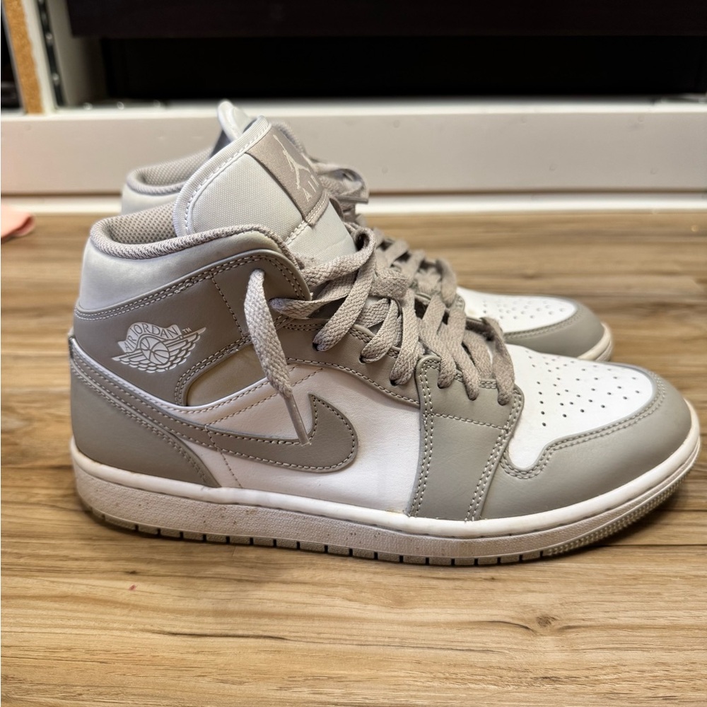 Mens Nike Air Jordan 1 Mid College Grey
